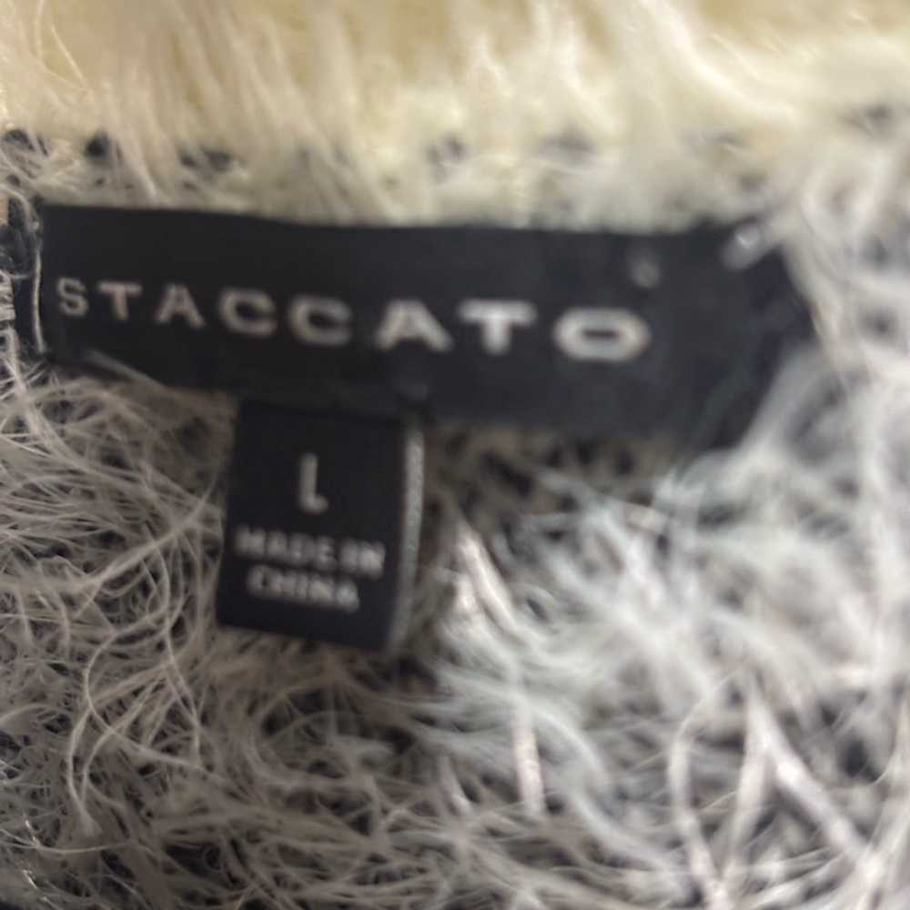 STACCATO AZTEC PRINT BLUE & CREAM FUZZY KNIT OVERSIZED PULLOVER SWEATER SIZE L - Picture 6 of 7